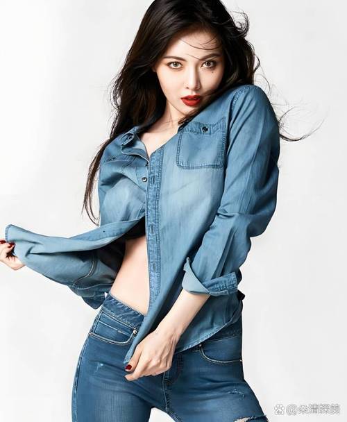 一个甩马尾的韩国女明星金泫雅_性感女明星，蚂蚁腰身材，舞台魅力与个性宣言