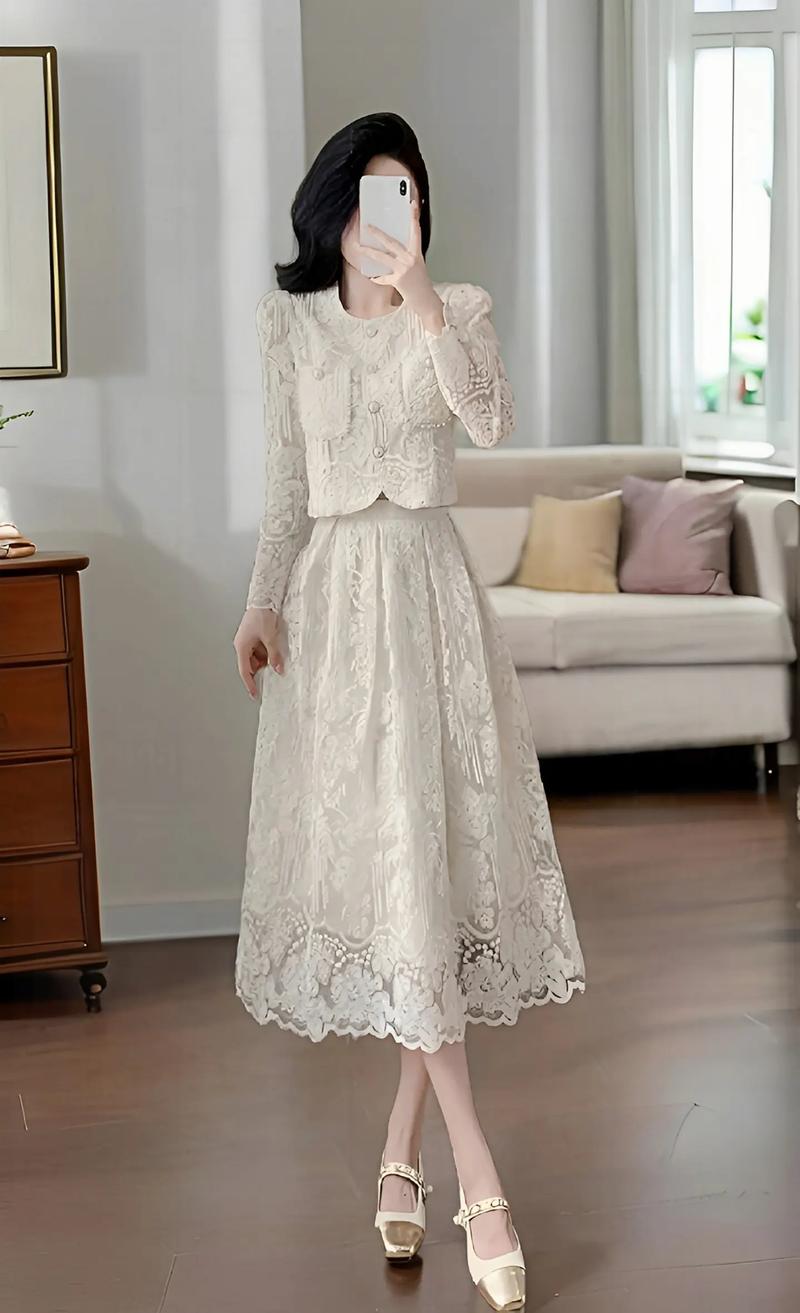 蕾丝裙配什么鞋子_蕾丝裙配鞋，百变风格随心选！