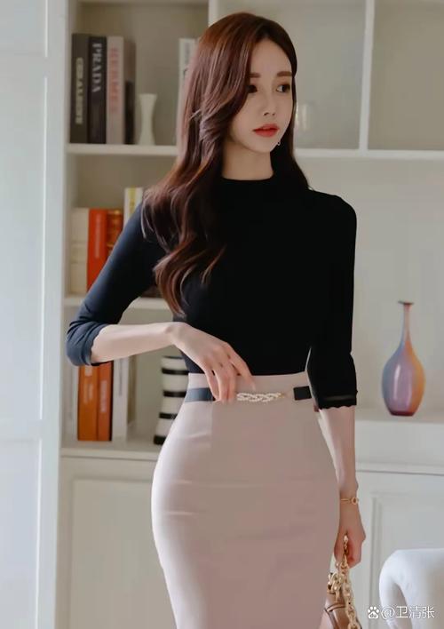黑包臀裙搭配上衣图片_显瘦性感，职场约会皆可搭