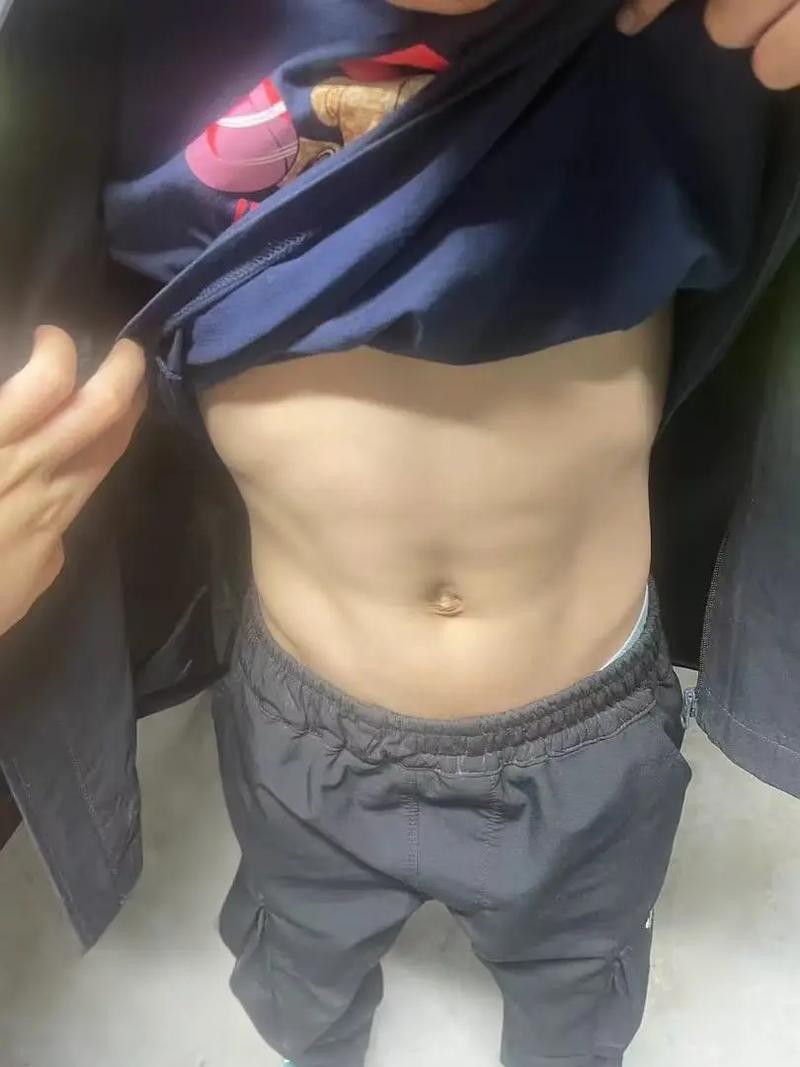 八块腹肌难练吗_低体脂+核心训练+坚持八块腹肌