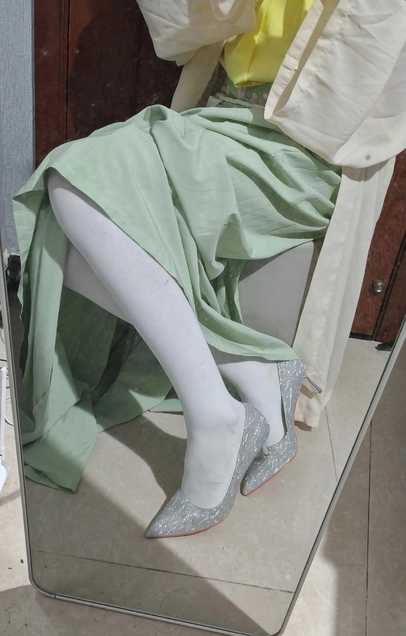 白丝连裤袜配高跟鞋图片_白丝高跟，优雅性感，气质显！