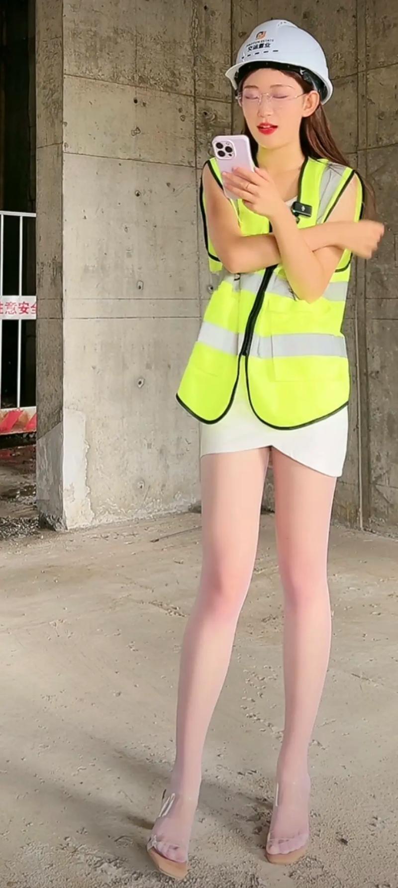 黄色包臀裙配丝袜好看吗_黄色包臀裙配丝袜显曲线又优雅