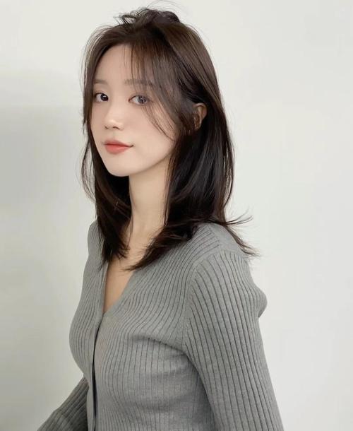 夏天凉快的发型_男士寸头女士短发,透气又时尚! 夏天凉快的发型_男士寸头女士短发,透气又时尚!