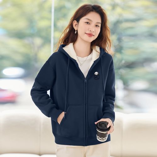 戴帽卫衣外套搭配图片_卫衣外套搭配技巧与风格解析