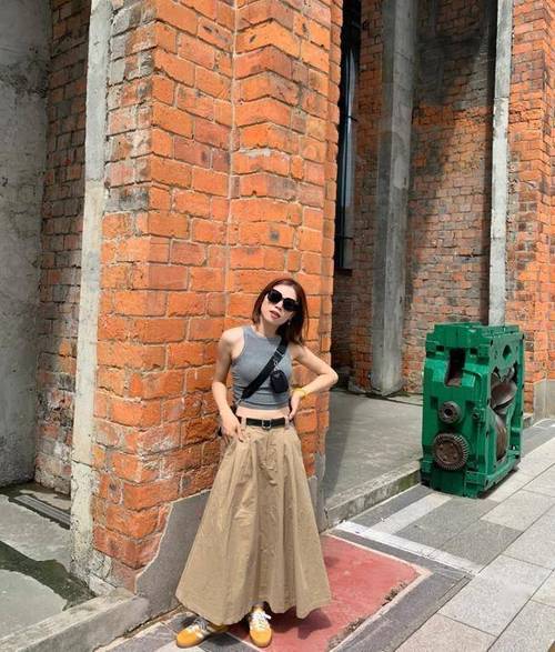 下身裙子款式图片大全_时尚裙装精选，设计多样，时尚必备！