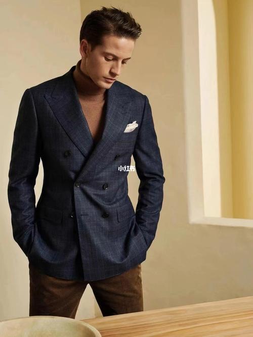 羊毛衫如何搭配西服图片_毛衣搭西服显高级，秋冬季这样穿好看！