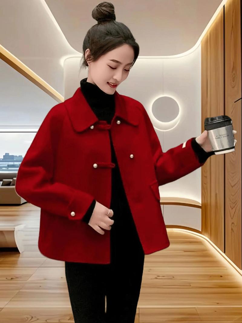 红色短外套搭配图片女_提升秋冬造型亮点