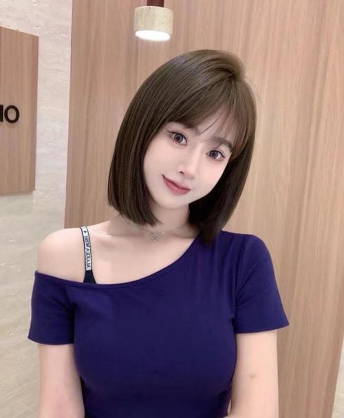脸小额头窄适合什么发型_菱形脸女生推荐发型，修饰脸型显气质
