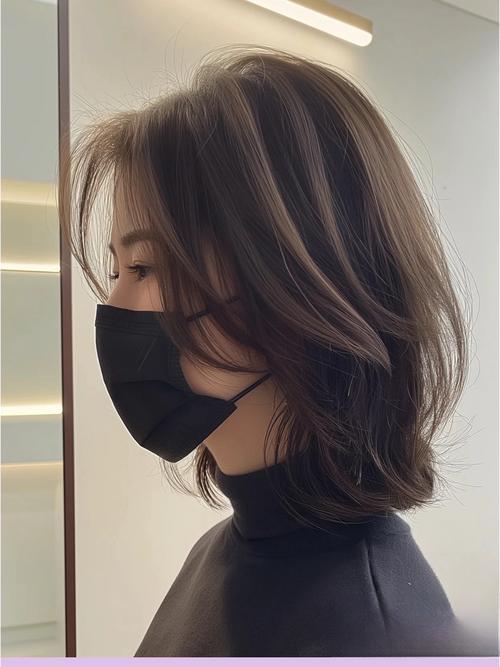 大方脸适合的6个发型_法式蛋卷显年轻,公主切遮下颌,C扣短发显脸小,锁骨发温柔,高层次烫发显成熟,空气短发适合方脸 大方脸适合的6个发型_法式蛋卷显年轻,公主切遮下颌,C扣短发显脸小,锁骨发温柔,高层次烫发显成熟,空气短发适合方脸