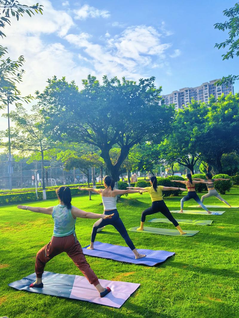 瑜伽可以在室外练习吗_瑜伽室内外怎么选? 瑜伽可以在室外练习吗_瑜伽室内外怎么选?