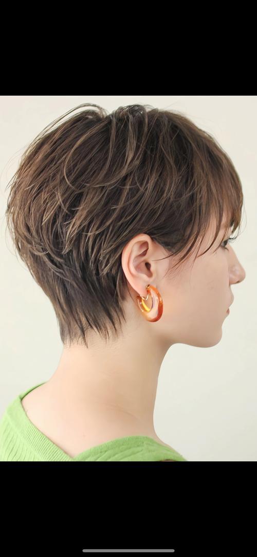 夏天女士做什么发型最凉快_高马尾丸子头编发造型 夏天女士做什么发型最凉快_高马尾丸子头编发造型