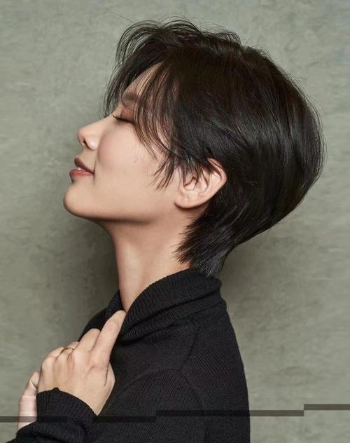 五角脸适合什么发型_显脸小显英气,侧分背头是王道 五角脸适合什么发型_显脸小显英气,侧分背头是王道