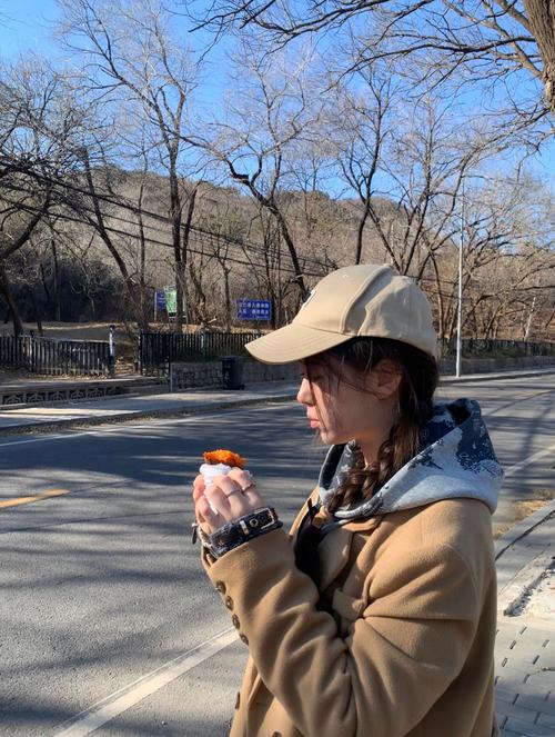 带帽卫衣搭配_秋冬百搭时尚优选 带帽卫衣搭配_秋冬百搭时尚优选