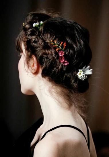 短发双马尾的10种扎法_高马尾双马尾,发型百变,展现魅力 短发双马尾的10种扎法_高马尾双马尾,发型百变,展现魅力