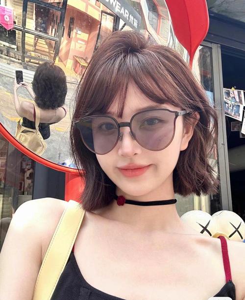 幼态圆形脸女生适合的甜酷短发_圆脸女孩甜美短发造型推荐 幼态圆形脸女生适合的甜酷短发_圆脸女孩甜美短发造型推荐