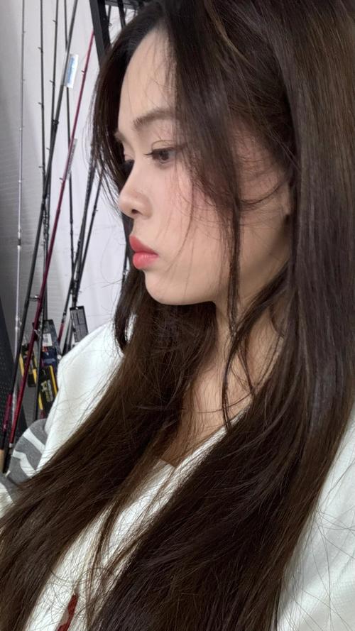 嘴巴有点凸适合留刘海吗_凸嘴女生留刘海修饰脸型 嘴巴有点凸适合留刘海吗_凸嘴女生留刘海修饰脸型