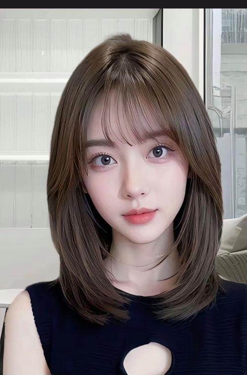 锁骨发适合什么刘海_锁骨发显气质，2025新潮流！