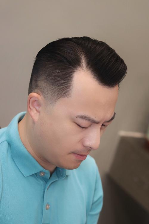 m头发适合什么发型_男士M型发际线，短发刘海巧遮盖