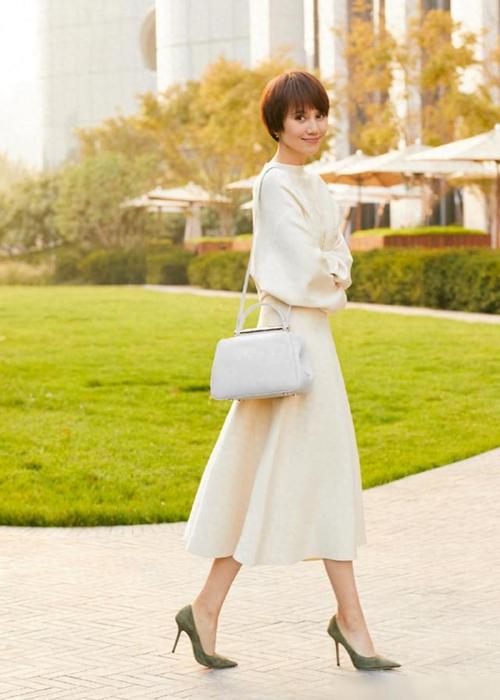 中年女性适合的发型_显年轻活力，打理方便洋气