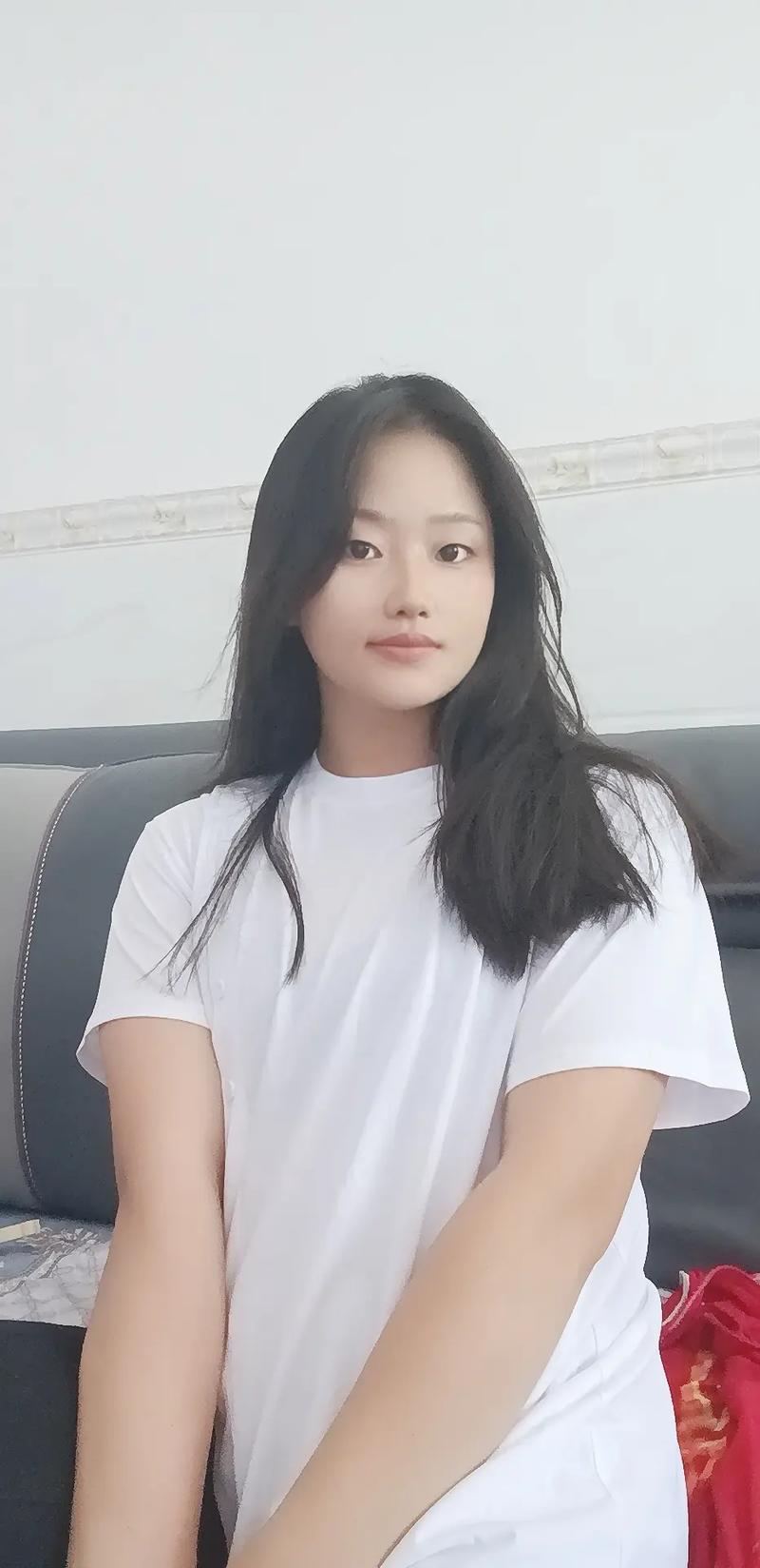 不化妆却看上去年轻的女人_气血足显年轻态,素颜也能光彩照人 不化妆却看上去年轻的女人_气血足显年轻态,素颜也能光彩照人