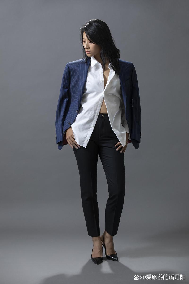 女士西裤最佳搭配鞋子_西装裤搭乐福鞋穆勒鞋，复古高级又活力！