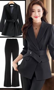 女黑色西装外套搭配_黑色西装这样搭，显高级不沉闷！