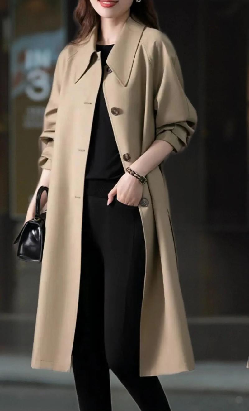 女士中长款黑色风衣的搭配_轻盈显瘦显时尚 女士中长款黑色风衣的搭配_轻盈显瘦显时尚