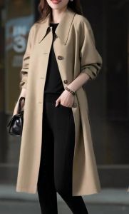 女士中长款黑色风衣的搭配_轻盈显瘦显时尚