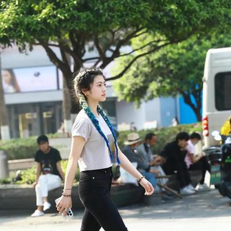 淡紫色t恤配黑色裤子配吗_紫色T恤配黑裤经典,配白裤显清爽,吸睛可选对比色 淡紫色t恤配黑色裤子配吗_紫色T恤配黑裤经典,配白裤显清爽,吸睛可选对比色