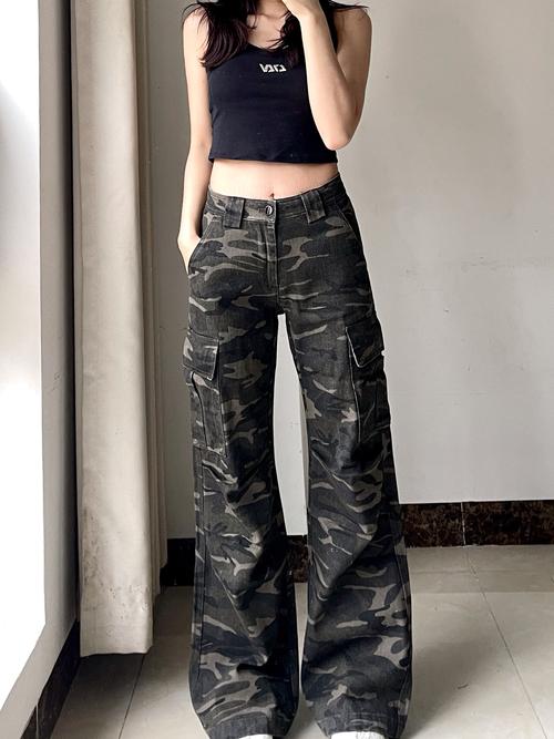 50岁女人适合穿迷彩裤吗_50岁女性迷彩裤,个性时尚百搭实用 50岁女人适合穿迷彩裤吗_50岁女性迷彩裤,个性时尚百搭实用