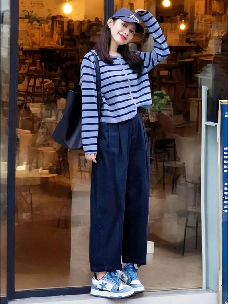 女士休闲裤搭配什么上衣_休闲裤百搭,配不同上衣穿出时尚感 女士休闲裤搭配什么上衣_休闲裤百搭,配不同上衣穿出时尚感