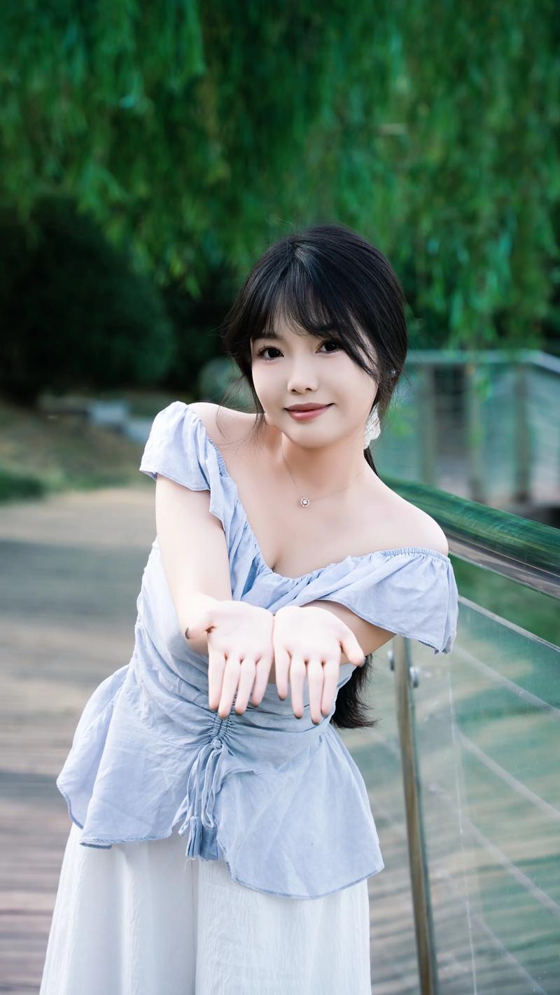 40岁女人的穿搭_简约质感，从容显魅力