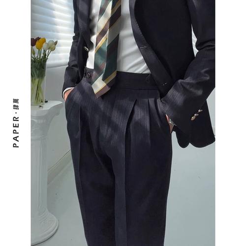 藏青色西裤配黑色西服_藏青西裤搭黑西装,百搭时尚显优雅 藏青色西裤配黑色西服_藏青西裤搭黑西装,百搭时尚显优雅