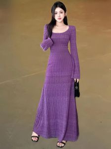 紫色包臀裙怎么搭配_简约上衣+高跟鞋，优雅又性感