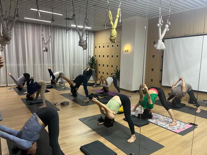 隔壁每天晚上练瑜伽_瑜伽声扰民？邻里和谐需沟通