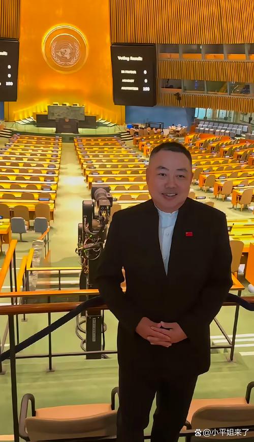 刘国梁练瑜伽穿健身服_运动与生活平衡之道 刘国梁练瑜伽穿健身服_运动与生活平衡之道