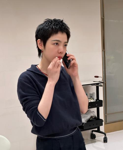 精明干练超短发_男士超短发,干练有型显气质 精明干练超短发_男士超短发,干练有型显气质