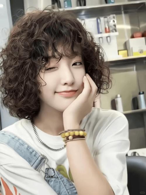 做发型一定要烫吗_时尚发型不烫也好看，沟通选对就好！