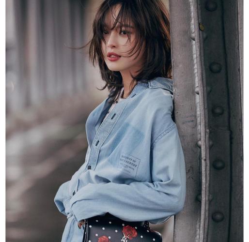 剪一个辛芷蕾的发型_辛芷蕾八字短发教程，显脸小又百搭！