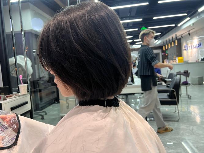 LOB发型：优雅时尚，适合熟龄女性，百搭显气质