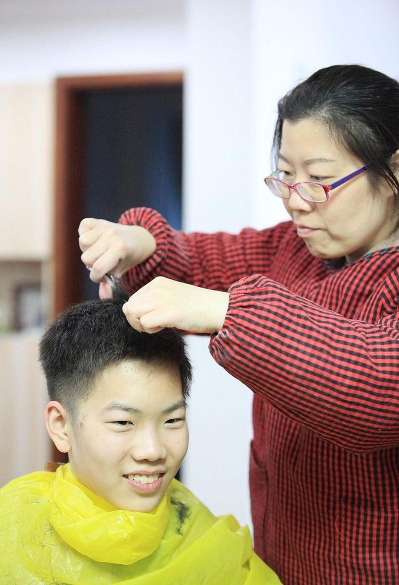 正月适合剪头发吗_正月理发有讲究? 正月适合剪头发吗_正月理发有讲究?