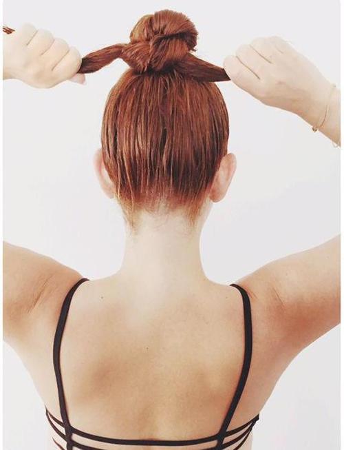 湿头发可以扎起来吗_湿发别绑太紧,小心伤头皮断发 湿头发可以扎起来吗_湿发别绑太紧,小心伤头皮断发