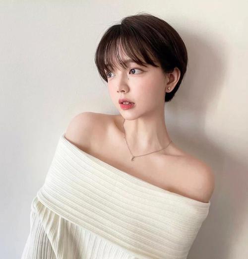 一头齐耳短发_中年女性时尚新选择,减龄自信方便打理 一头齐耳短发_中年女性时尚新选择,减龄自信方便打理