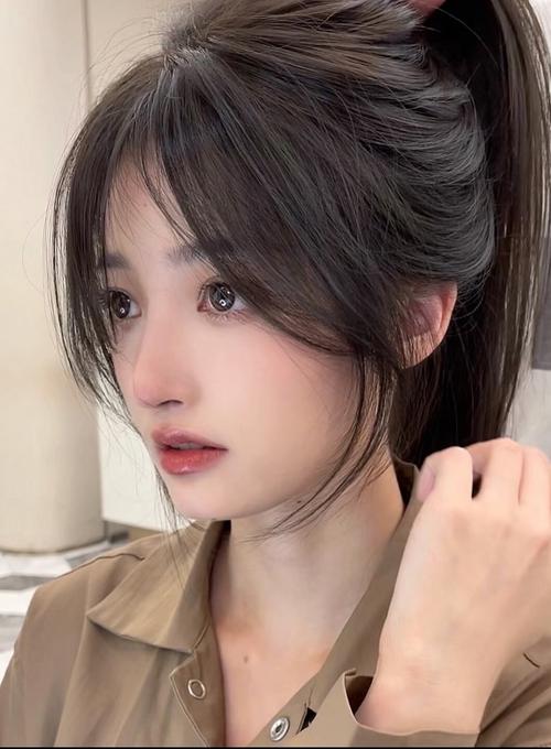 剪了高层次之后扎高马尾发型_高层次发型扎马尾随性减龄