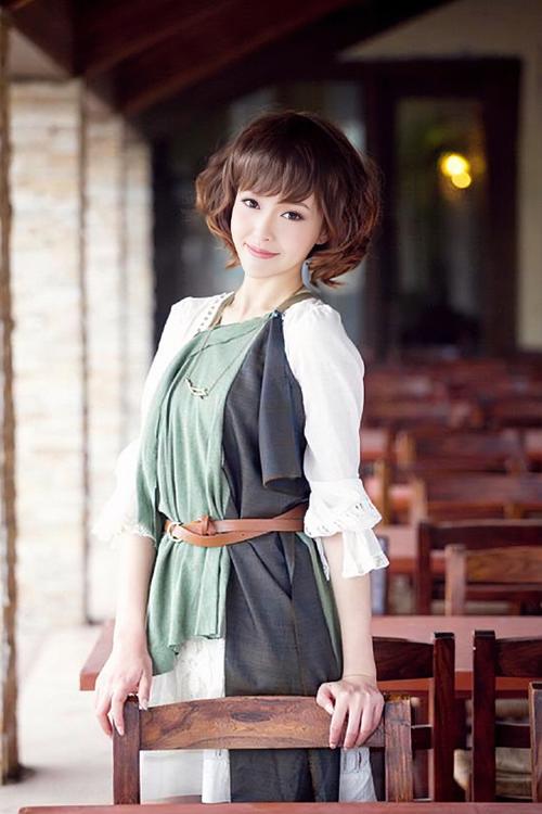 唐嫣破格短发造型_唐嫣短发转型职场大女主,摆脱傻白甜标签 唐嫣破格短发造型_唐嫣短发转型职场大女主,摆脱傻白甜标签