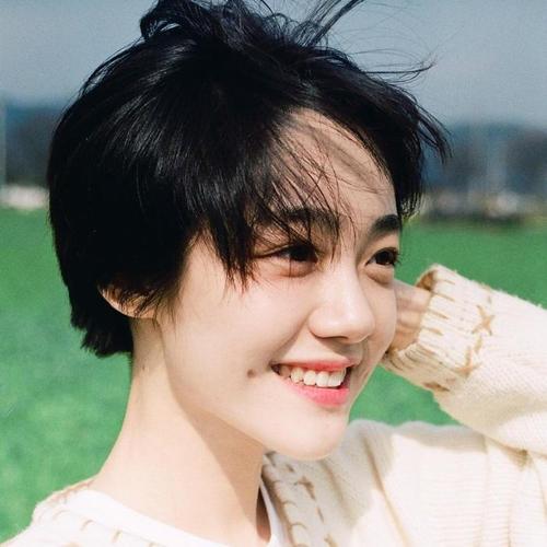 窝窝头发型_今年流行窝窝发型,30-40岁女性最爱,洋气显气质! 窝窝头发型_今年流行窝窝发型,30-40岁女性最爱,洋气显气质!