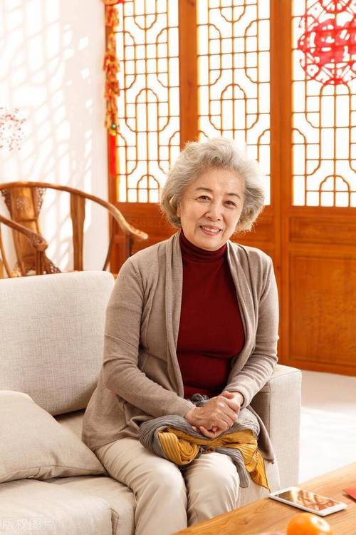 八十岁老人最好的发型_八旬老人适合打理的简单短卷发 八十岁老人最好的发型_八旬老人适合打理的简单短卷发