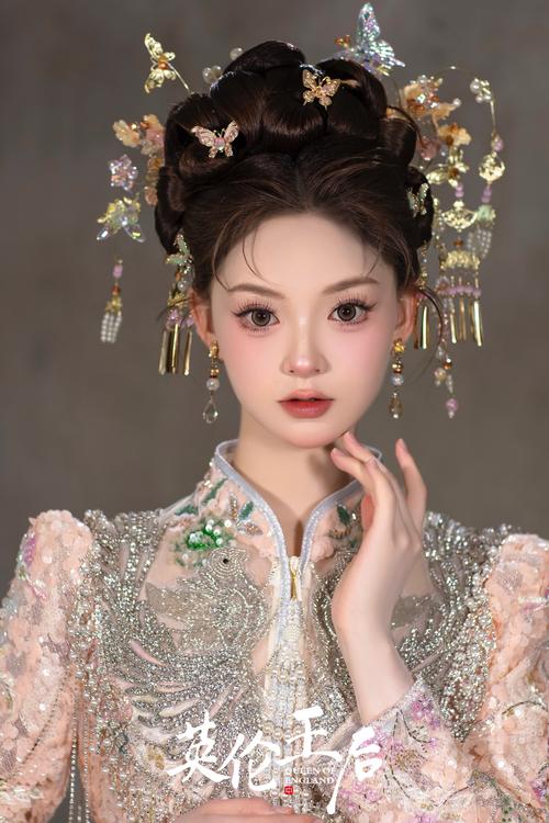 秀禾服最火三个发型_传统与现代的精致融合 秀禾服最火三个发型_传统与现代的精致融合