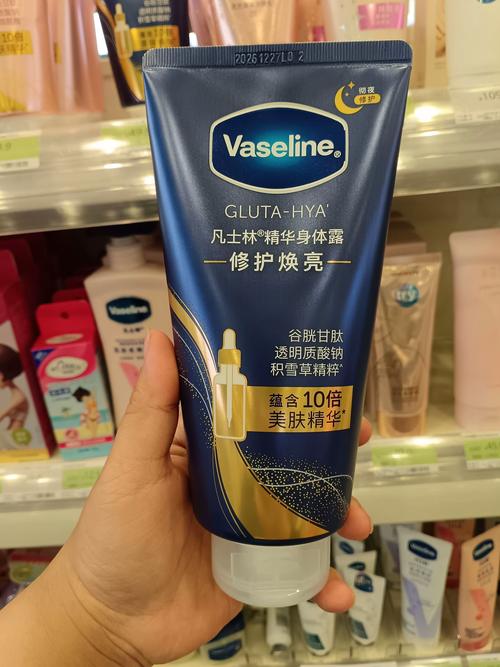 凡士林身体乳可以涂脸吗_身体乳应急擦脸可,长期替代面霜需谨慎 凡士林身体乳可以涂脸吗_身体乳应急擦脸可,长期替代面霜需谨慎