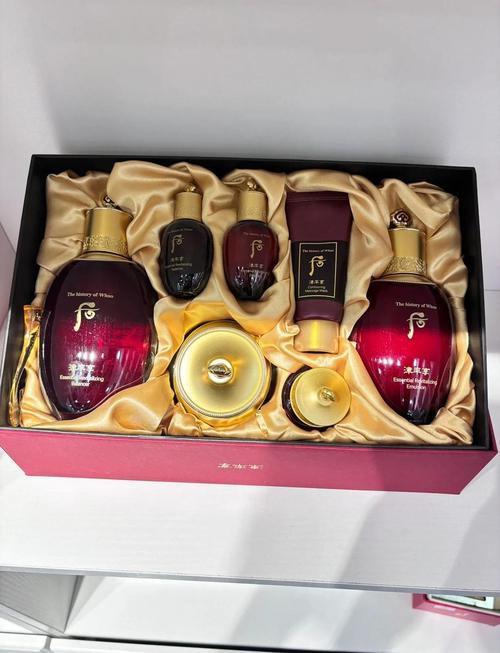 送长辈什么化妆品合适_挑选长辈护肤品，关注肤质抗老需求